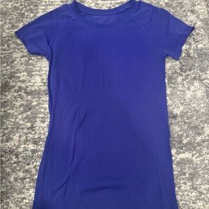 violet athleta workout tee